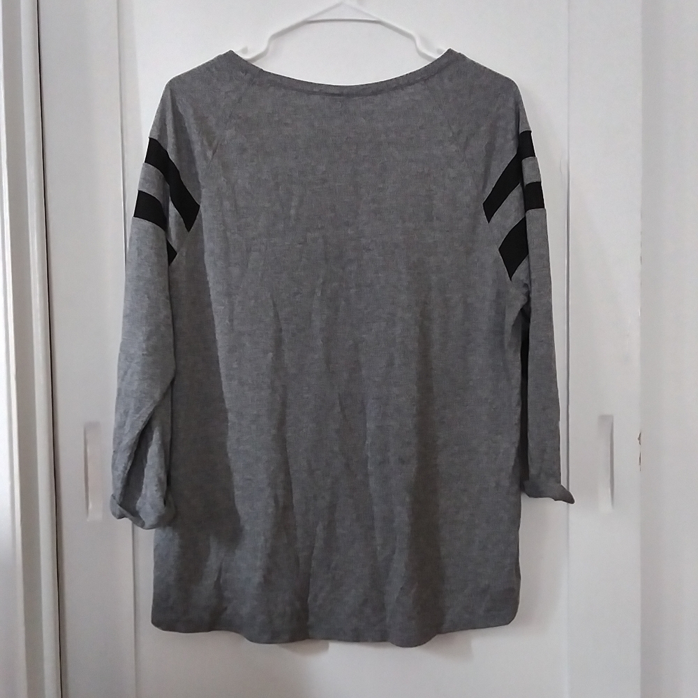 Divided H&M Shirt - Picture 2 of 11
